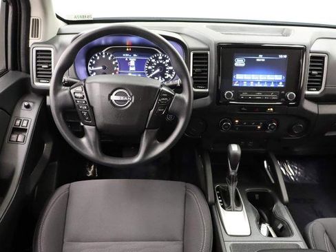 Used 2024 Nissan Frontier SV image 21