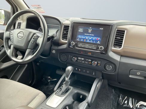 Used 2022 Nissan Frontier SV RWD image 14