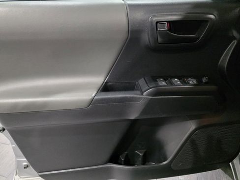 Used 2022 Toyota Tacoma SR image 10