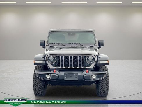 Used 2025 Jeep Wrangler Unlimited Rubicon AWD/4WD image 9