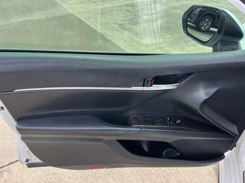 Used 2023 Toyota Camry SE FWD image 12