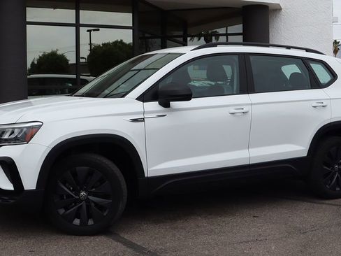 Used 2022 Volkswagen Taos S w/ IQ Drive S Package image 4