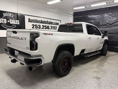 Used 2021 Chevrolet Silverado 3500 LTZ w/ LTZ Premium Package AWD/4WD image 3