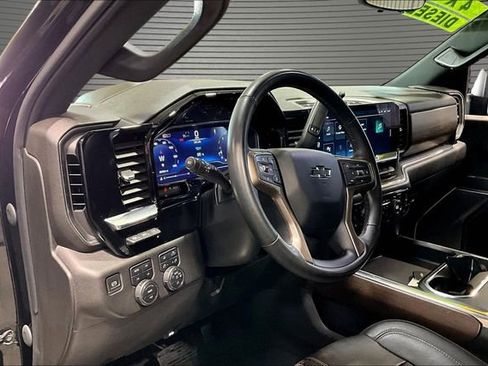 Used 2024 Chevrolet Silverado 2500 High Country w/ Midnight Edition AWD/4WD image 17