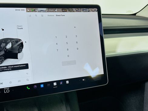 Used 2025 Tesla Model Y Long Range AWD/4WD image 18