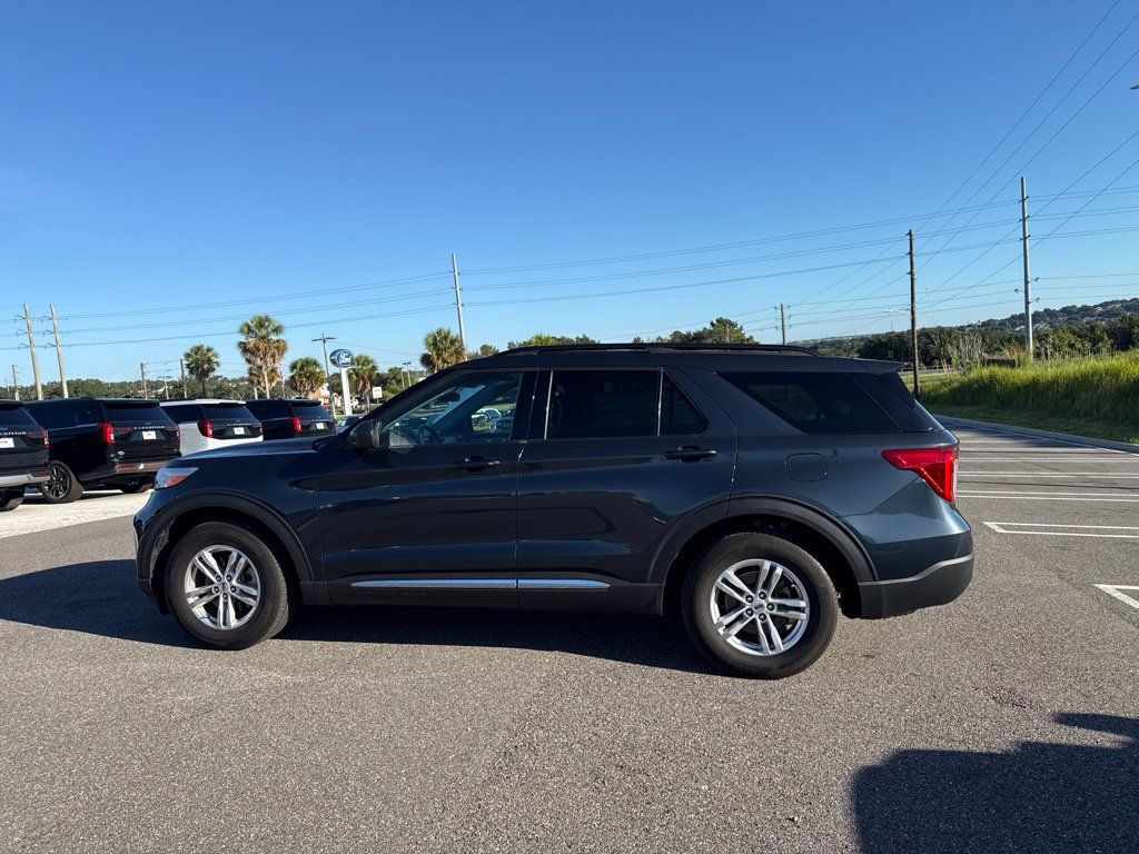 Used 2023 Ford Explorer XLT w/ Equipment Group 202A RWD image 4