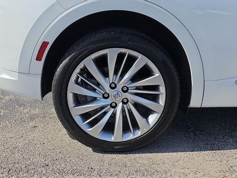 Certified 2025 Buick Envision Avenir AWD/4WD image 5