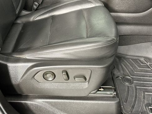 Used 2021 Chevrolet Suburban LT AWD/4WD image 23