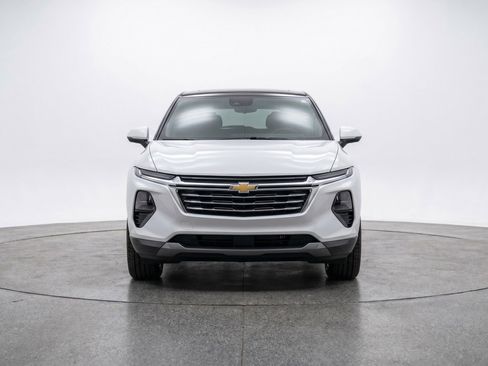 Used 2025 Chevrolet Equinox LT FWD image 2