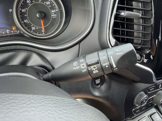 Used 2022 Jeep Cherokee Limited AWD/4WD image 31