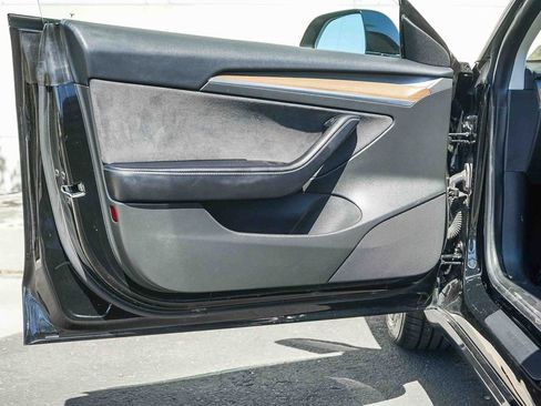 Used 2021 Tesla Model 3 Standard Range Plus image 19