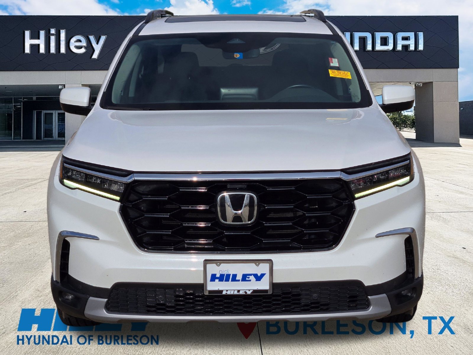 Used 2023 Honda Pilot Touring image 6
