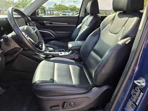 Used 2025 Kia Telluride S AWD/4WD image 2