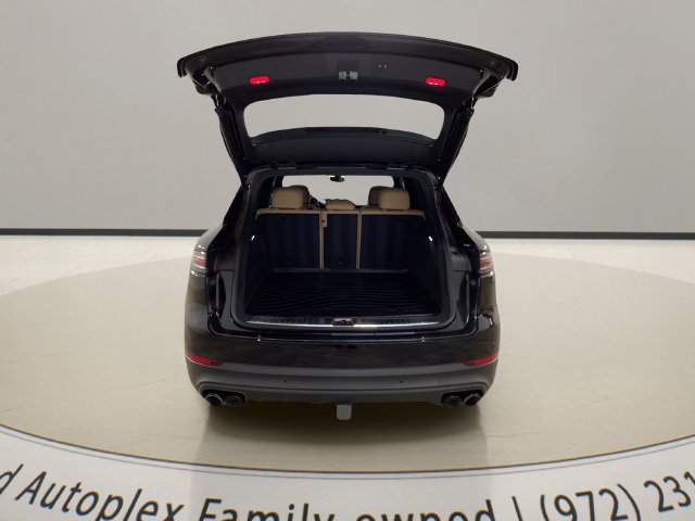 Used 2023 Porsche Cayenne AWD/4WD image 9