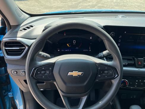 Used 2025 Chevrolet TrailBlazer LT AWD/4WD image 21