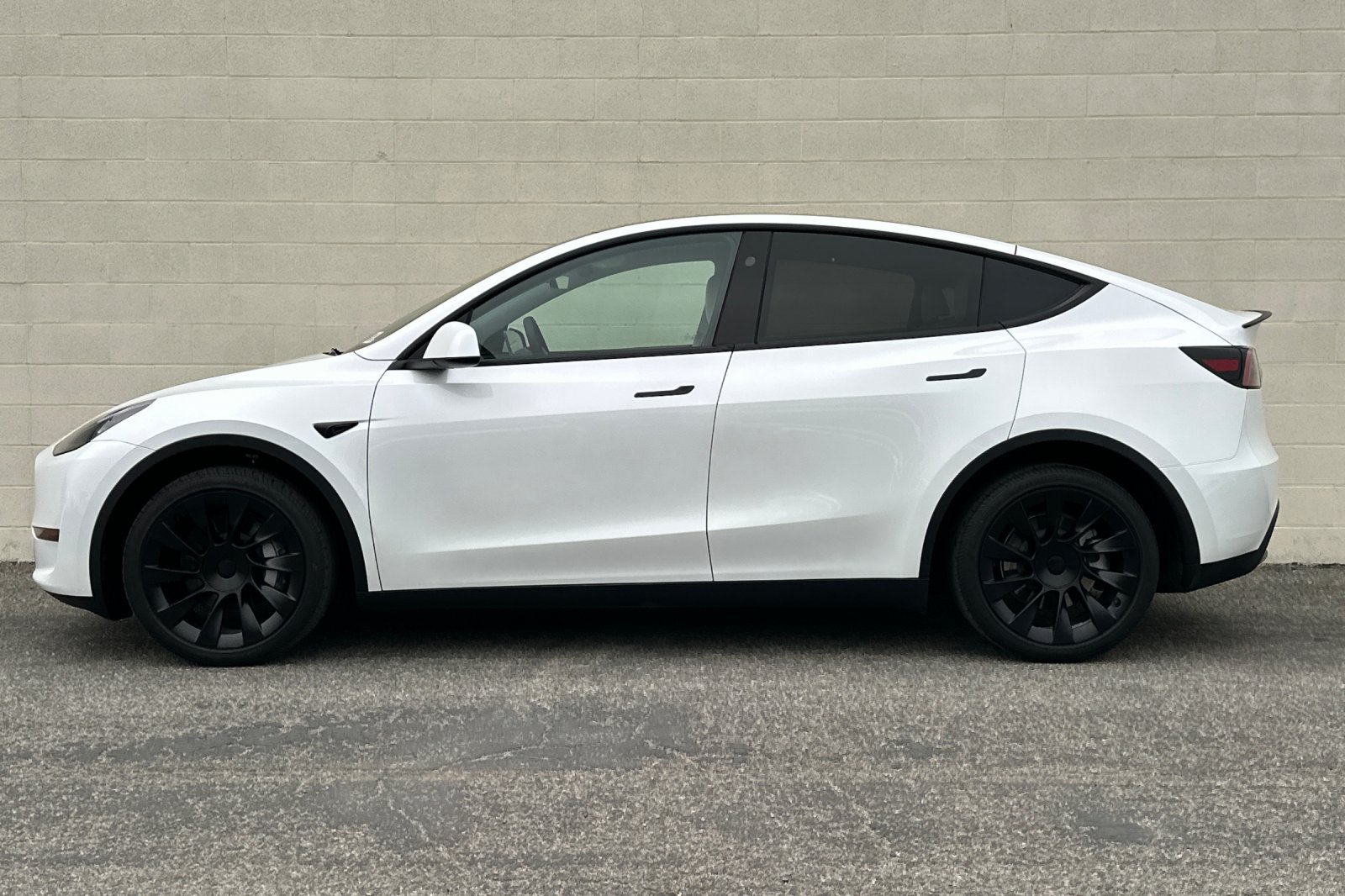 Used 2023 Tesla Model Y Long Range AWD/4WD image 7