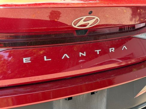 Used 2024 Hyundai Elantra SEL FWD image 9