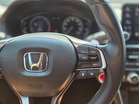 Used 2018 Honda Accord Sport image 17