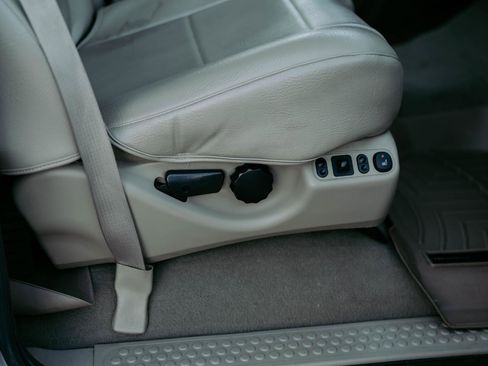 Used 2005 Ford F350 Lariat image 13