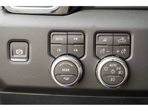 New 2026 GMC Sierra 2500 Denali Ultimate AWD/4WD image 32