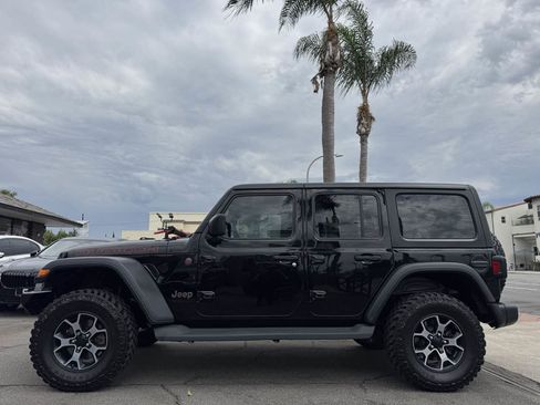 Used 2019 Jeep Wrangler Unlimited Rubicon image 2