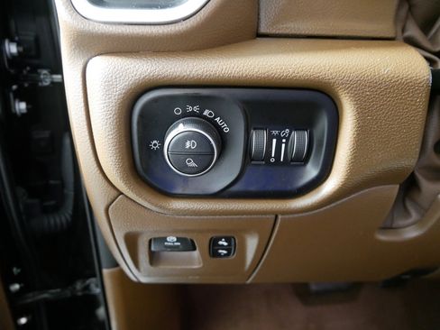 Used 2020 RAM 1500 Laramie AWD/4WD image 26