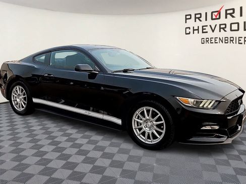 Used 2015 Ford Mustang Coupe RWD image 2