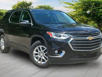 Used 2021 Chevrolet Traverse LT