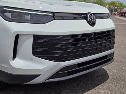 Certified 2025 Volkswagen Tiguan S FWD image 2