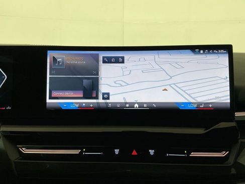 Certified 2025 BMW 530i w/ Premium Package RWD image 10
