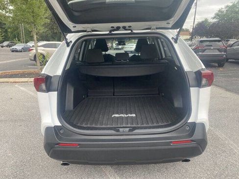 Used 2022 Toyota RAV4 XLE image 10
