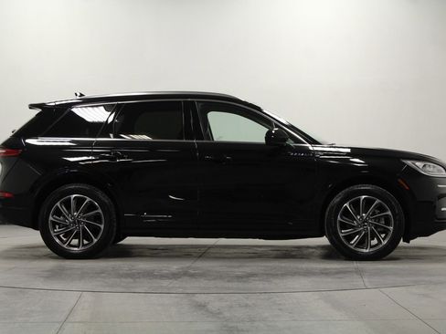 Used 2024 Lincoln Corsair Grand Touring image 3