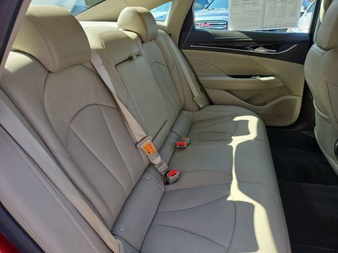 Used 2018 Buick LaCrosse Essence FWD image 17