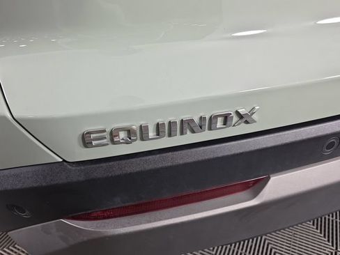 Used 2026 Chevrolet Equinox LT w/ Safety and Technology Package FWD image 10