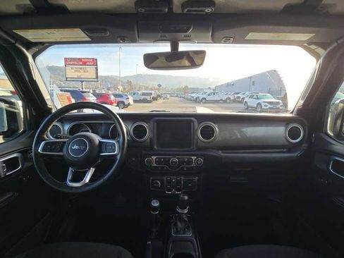 Used 2023 Jeep Wrangler Sahara w/ Cold Weather Group image 15