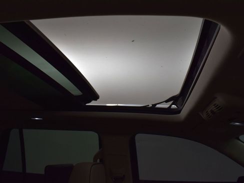 Used 2021 GMC Yukon Denali w/ Denali Premium Package image 31