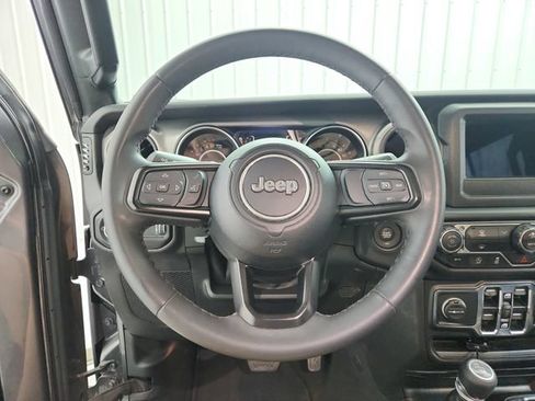 Used 2023 Jeep Gladiator Sport AWD/4WD image 21