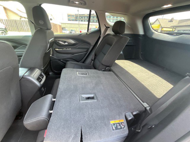 Used 2022 GMC Terrain SLE w/ Driver Convenience Package FWD image 32