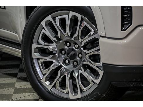 New 2026 GMC Sierra 1500 Denali Ultimate w/ LPO, Black Badging Package AWD/4WD image 3