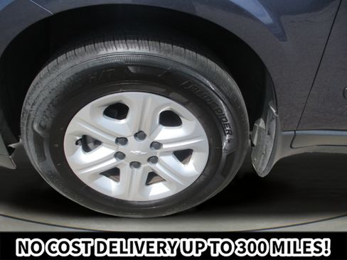 Used 2013 Chevrolet Traverse LS FWD image 32
