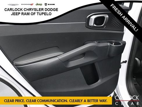 Used 2023 Kia Sorento LX image 29