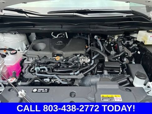 Used 2026 Toyota Sienna XLE FWD image 38