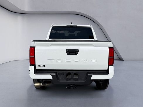 Used 2025 Toyota Tacoma TRD Off-Road AWD/4WD image 4