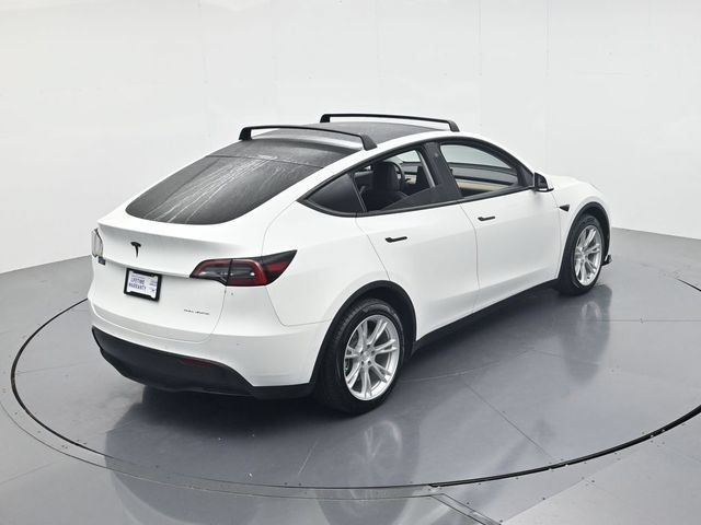 Used 2022 Tesla Model Y Long Range AWD/4WD image 39