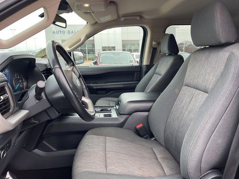 Used 2022 Ford Expedition XLT image 13