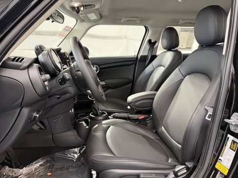 Used 2018 MINI Cooper 4-Door Hardtop FWD image 9