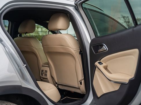 Used 2019 Mercedes-Benz GLA 250 image 14