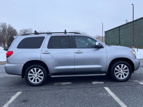 Used 2011 Toyota Sequoia Limited image 9