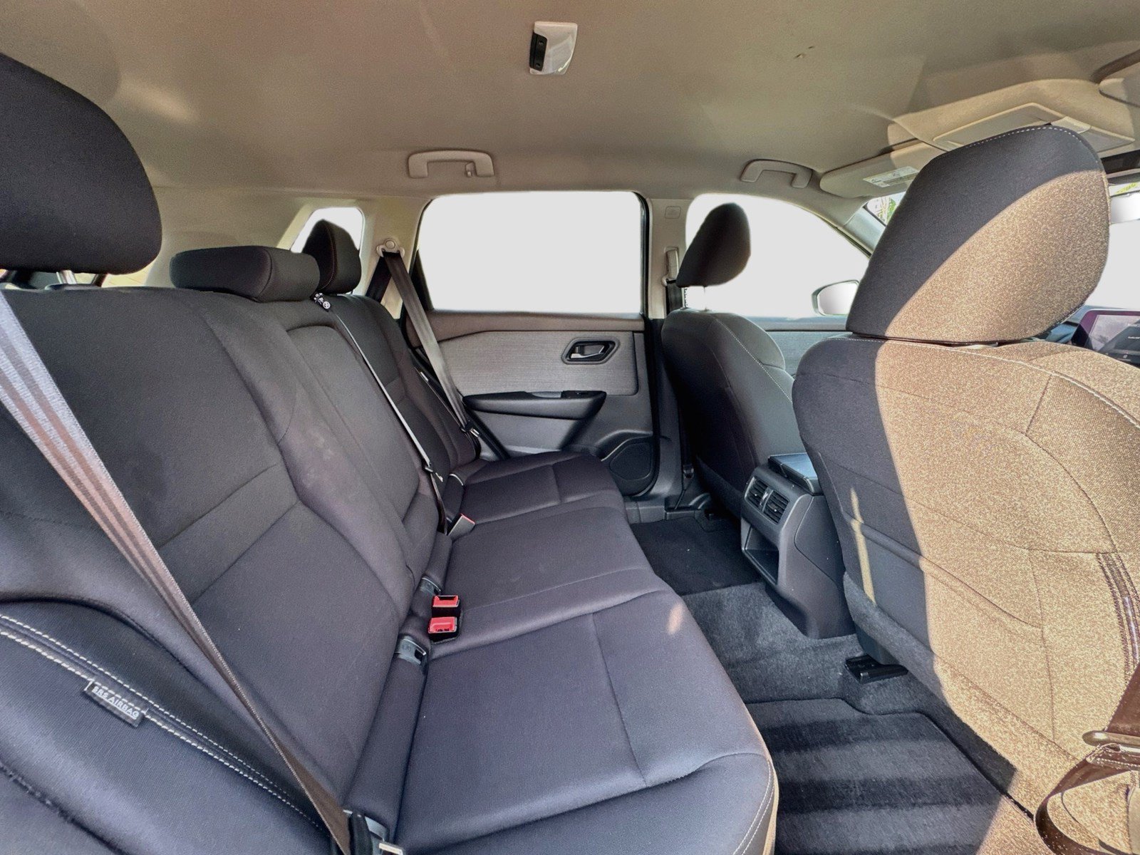 Used 2023 Nissan Rogue S AWD/4WD image 28