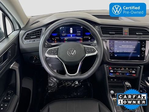 Used 2023 Volkswagen Tiguan SE w/ Panoramic Sunroof Package image 23